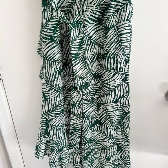 Green Leaf Print Women's Dress - Picture 6 of 6